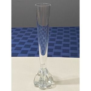 SWEDEN SEDA CLEAR ART‎ GLASS ROSE 
8 1/2”VASE
